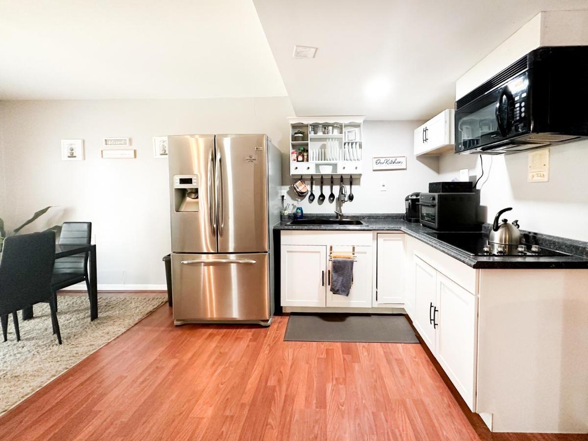 דירות לקסינגטון Cute 2-Brm Walkout Apt With Pool Table And Theater מראה חיצוני תמונה